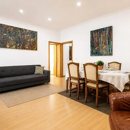 아파트 Spacious 3br Apartment, Metro At Door, Baixa *