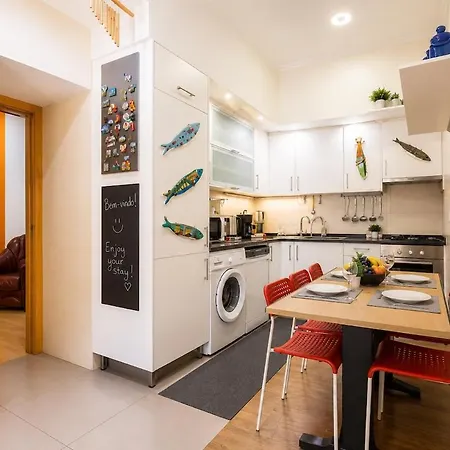 Spacious 3br Apartment, Metro At Door, Baixa 아파트 *