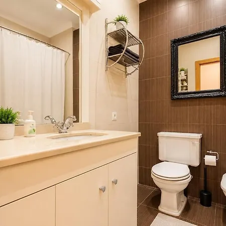 아파트 Spacious 3br Apartment, Metro At Door, Baixa *