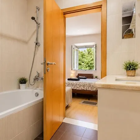 Spacious 3br Apartment, Metro At Door, Baixa Apartment *